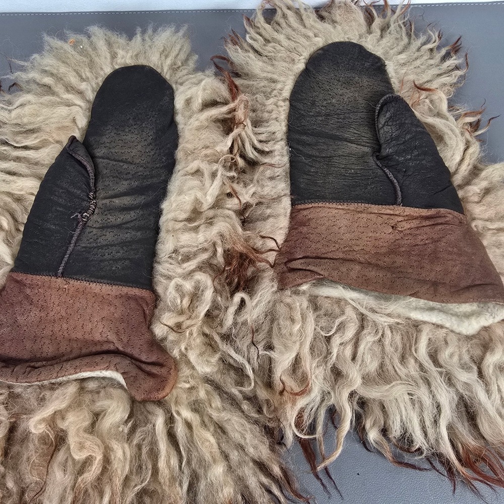 Vintage Shaggy Long Hair Sheepskin Leather Winter/Trapper Mittens Brown Tan Fur